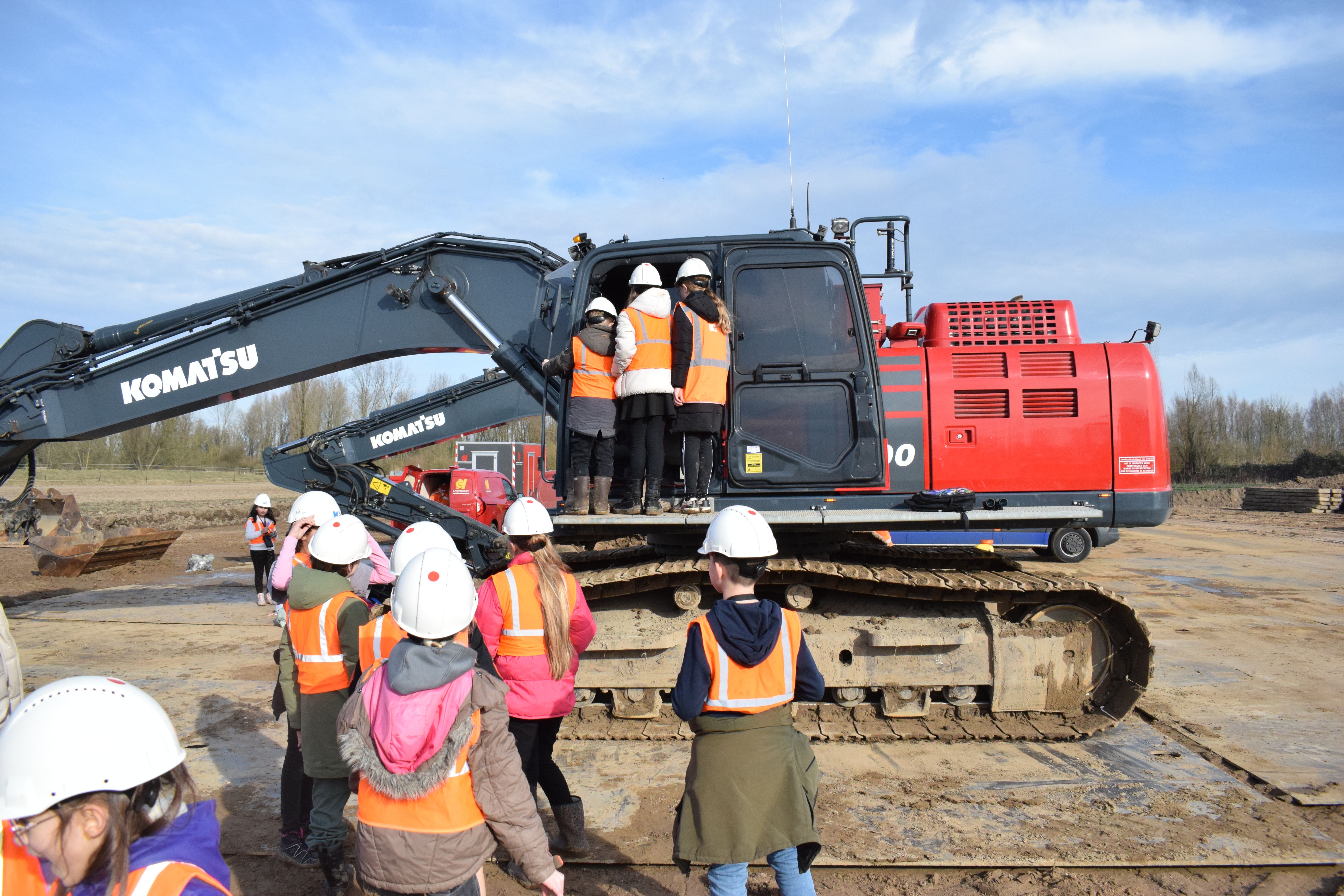 Grondverzet firma Harteman - excursie Ooijse Graaf - leerlingen 't Bijenveld