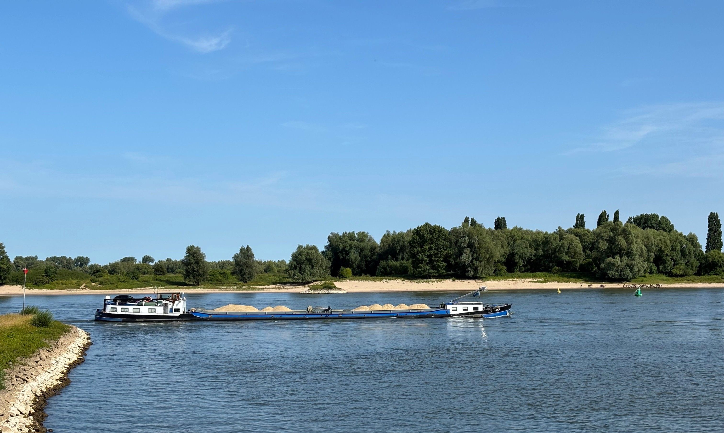 Lucy op de Waal bij Lent - Rijnaarde